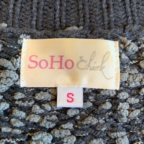 Soho Chick Gold & Black Crewneck Oversized Sweater Size Small - Picture 6 of 8